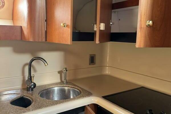 Amazed 42ft Cruisers Yacht For Sale