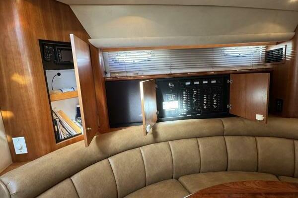Amazed 42ft Cruisers Yacht For Sale