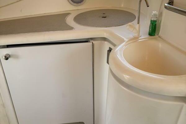 Amazed 42ft Cruisers Yacht For Sale