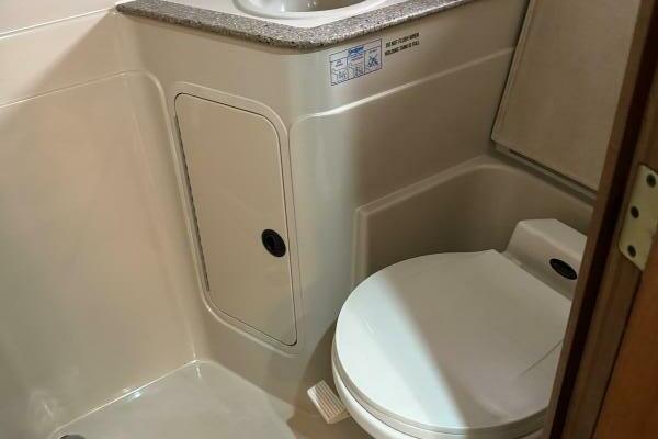 Amazed 42ft Cruisers Yacht For Sale