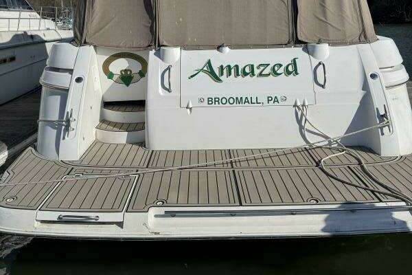 Photo of the 2001 Cruisers 4270 "Amazed"