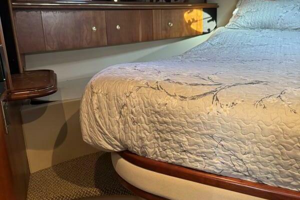 Amazed 42ft Cruisers Yacht For Sale