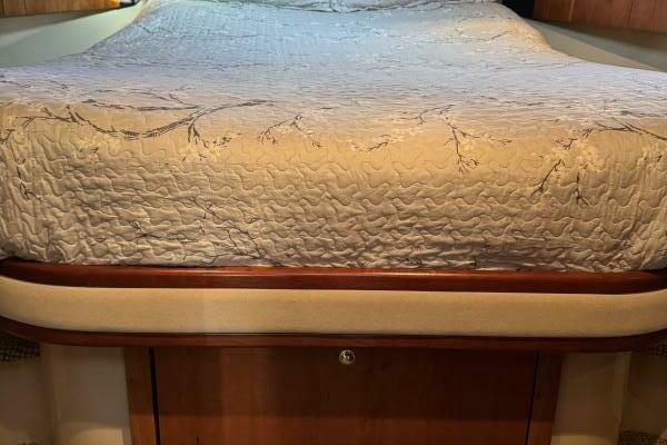 Amazed 42ft Cruisers Yacht For Sale