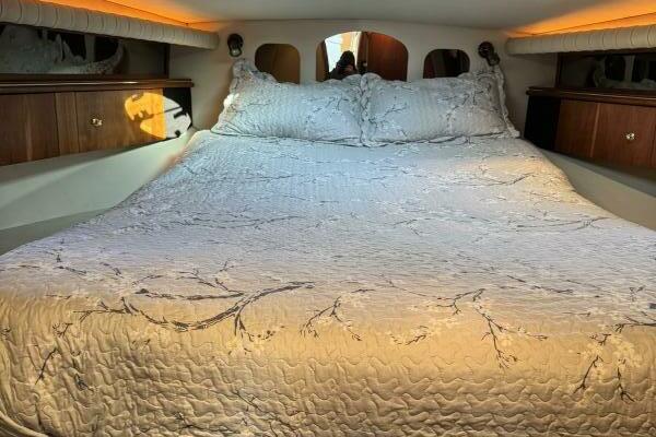 Amazed 42ft Cruisers Yacht For Sale