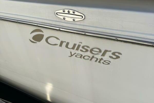 Amazed 42ft Cruisers Yacht For Sale
