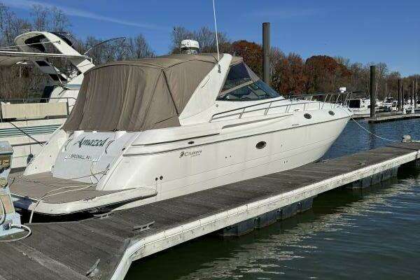 Photo of the 2001 Cruisers 4270 "Amazed"