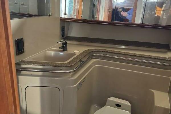 Amazed 42ft Cruisers Yacht For Sale