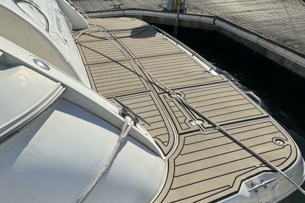 Amazed 42ft Cruisers Yacht For Sale