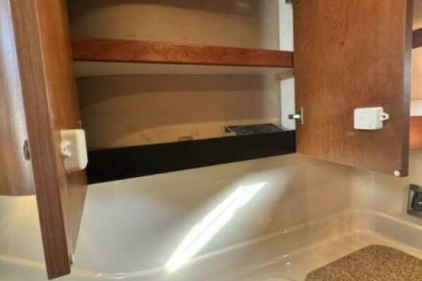 Amazed 42ft Cruisers Yacht For Sale