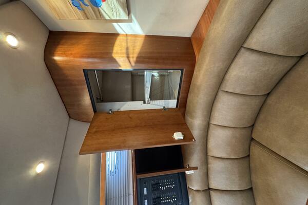 Amazed 42ft Cruisers Yacht For Sale