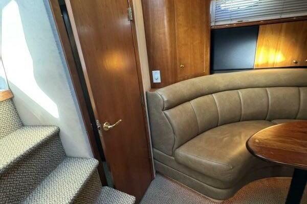 Amazed 42ft Cruisers Yacht For Sale