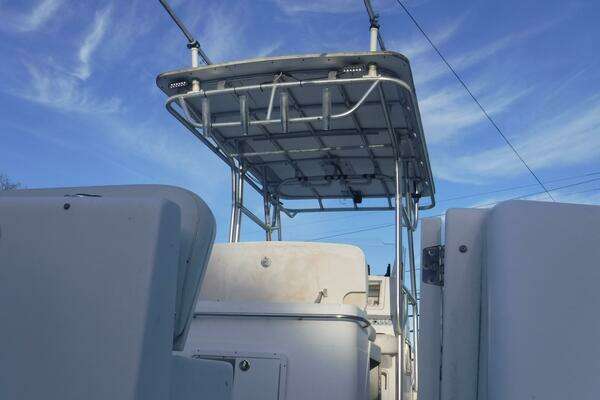 Photo of the 2006 Pro-Line 31 Super Sport Center Console