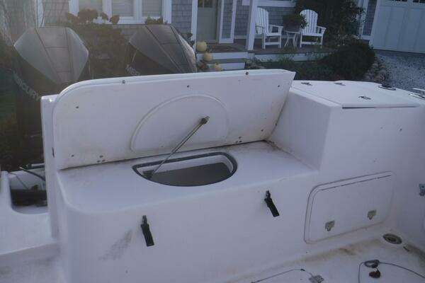 Photo of the 2006 Pro-Line 31 Super Sport Center Console