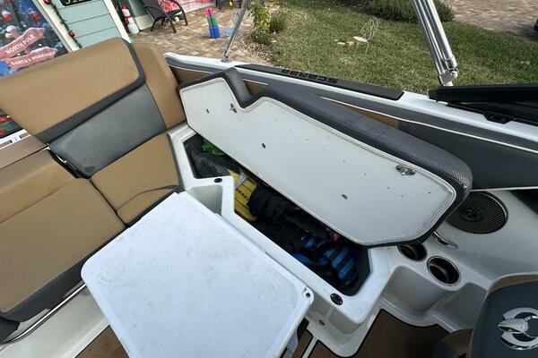 21ft Scarab Yacht For Sale