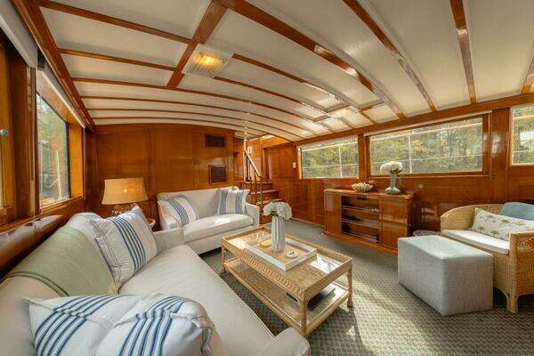 Photo of the 1971 Trumpy 58 "SOMERSET"