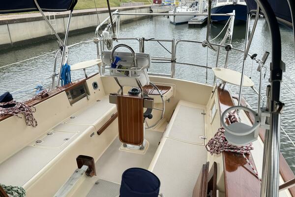 32ft Island Packet Yacht For Sale