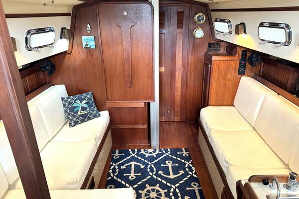 32ft Island Packet Yacht For Sale
