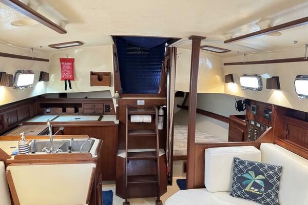 32ft Island Packet Yacht For Sale