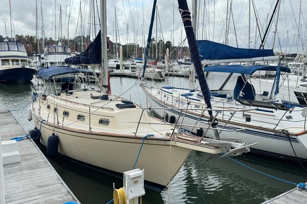 32ft Island Packet Yacht For Sale