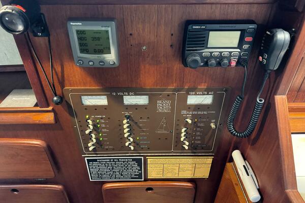 32ft Island Packet Yacht For Sale