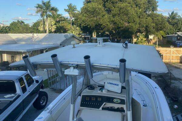 Photo of the 2007 Grady-White Chase 273 "knot the usual"