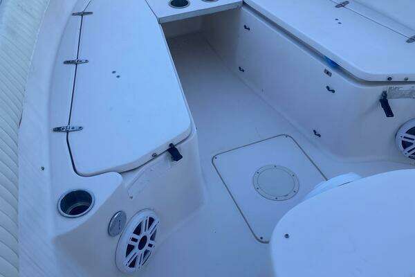 Photo of the 2007 Grady-White Chase 273 "knot the usual"