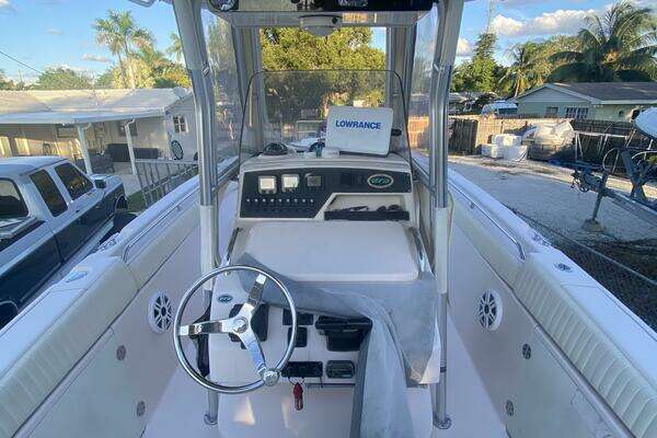 Photo of the 2007 Grady-White Chase 273 "knot the usual"