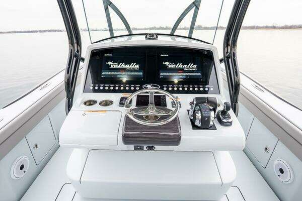 Valhalla Boatworks V-33 Yacht For Sale
