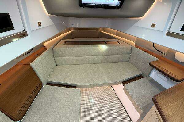 Axopar 45 XC Cross Cabin Yacht For Sale