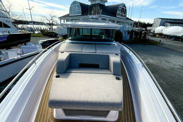 Axopar 45 XC Cross Cabin Yacht For Sale