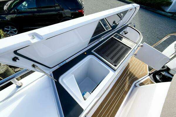 Axopar 45 XC Cross Cabin Yacht For Sale