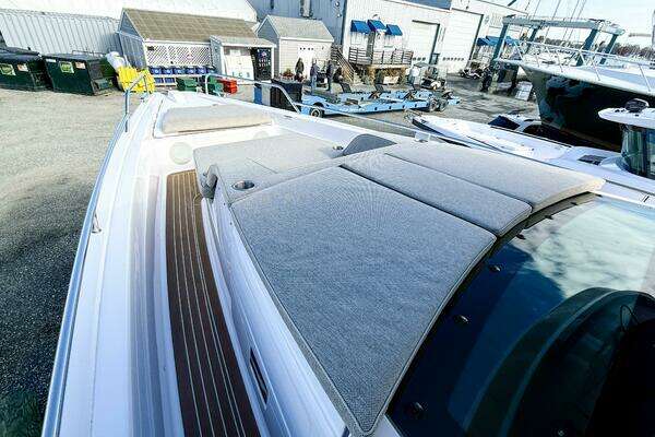 Axopar 45 XC Cross Cabin Yacht For Sale