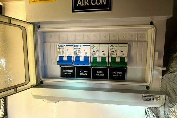 Axopar 45 XC Cross Cabin Yacht For Sale