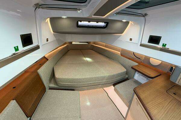 Axopar 45 XC Cross Cabin Yacht For Sale