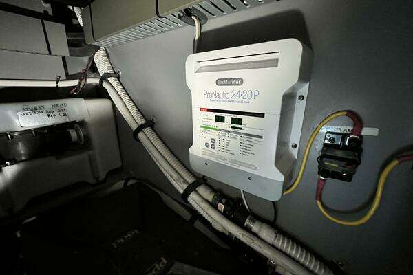 Sea Ray 480 Sedan Bridge Yacht For Sale