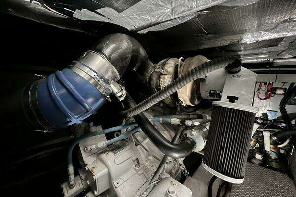 Sea Ray 480 Sedan Bridge Yacht For Sale