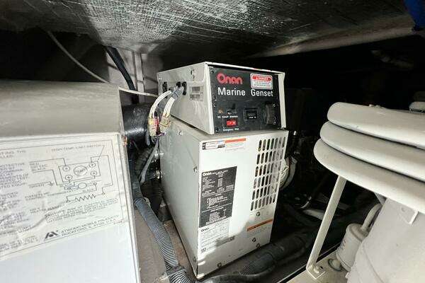 Sea Ray 480 Sedan Bridge Yacht For Sale