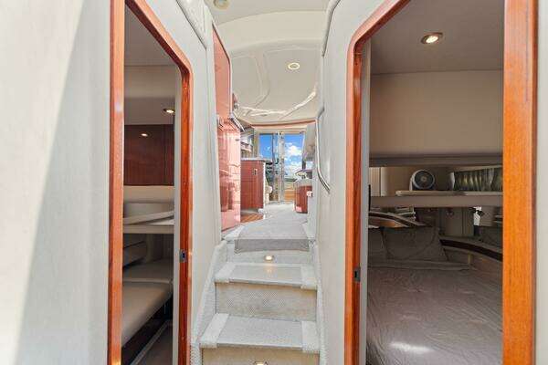 Sea Ray 480 Sedan Bridge Yacht For Sale