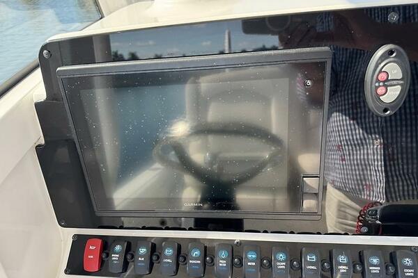 25ft Sea Hunt Yacht For Sale