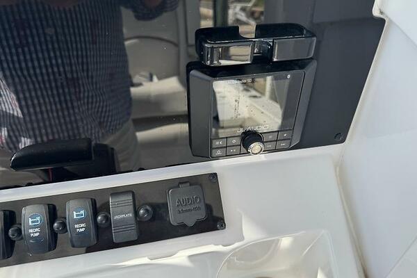 25ft Sea Hunt Yacht For Sale