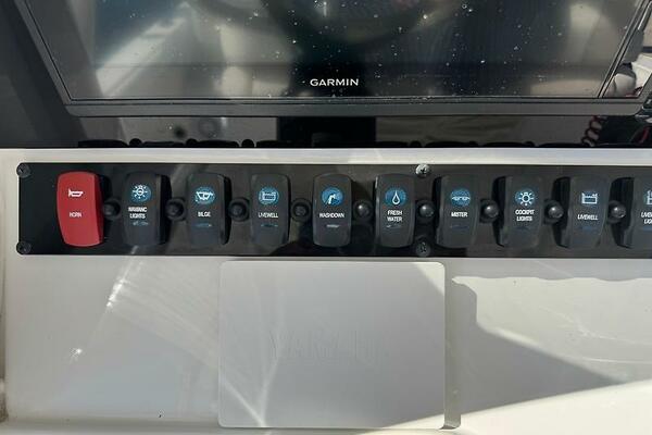 25ft Sea Hunt Yacht For Sale