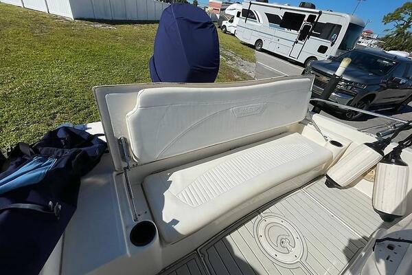 23ft Boston Whaler Yacht For Sale