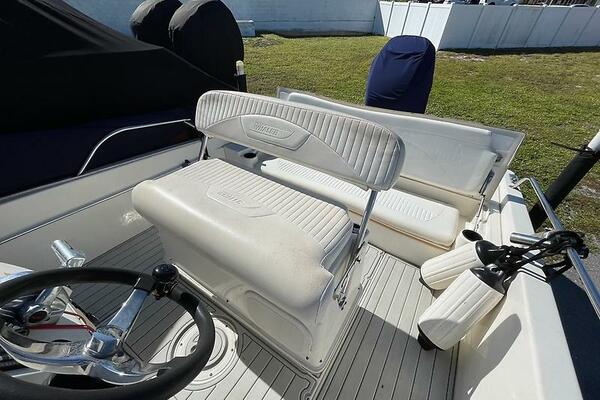 23ft Boston Whaler Yacht For Sale