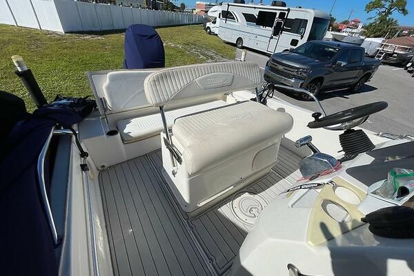 23ft Boston Whaler Yacht For Sale