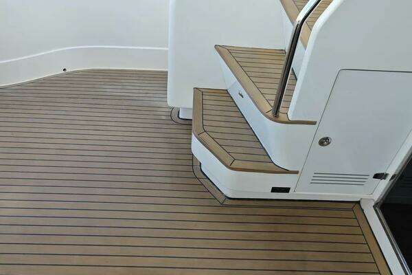 Ferretti Yachts 720 Yacht For Sale