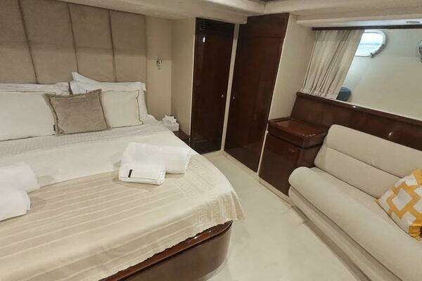 Ferretti Yachts 720 Yacht For Sale