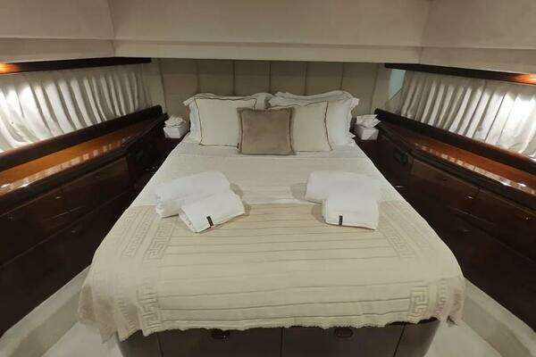 Ferretti Yachts 720 Yacht For Sale