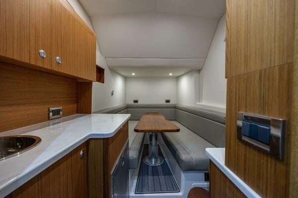 47ft Front Runner Yacht For Sale