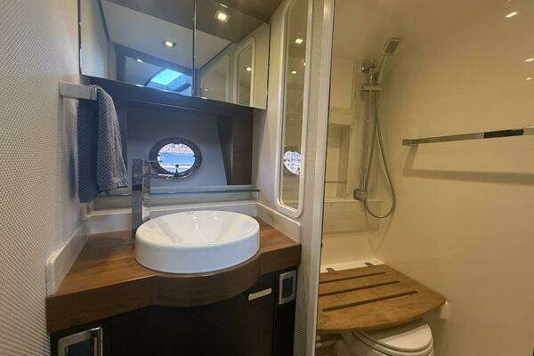 Tiara Yachts C44 Coupe Yacht For Sale