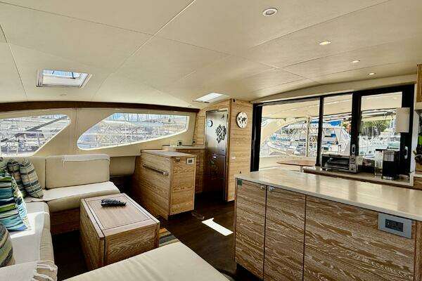 Xquisite Yachts X5 Yacht For Sale